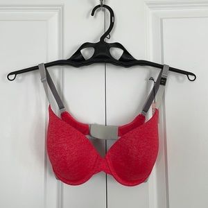 NWT Victoria’s Secret Uplift Semi Demi Bra